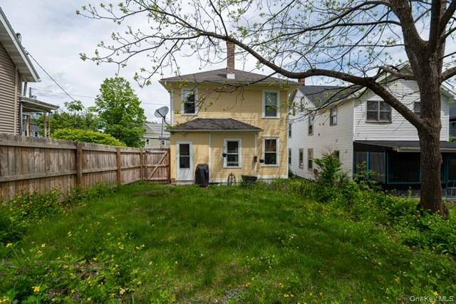 957 Columbia ST, Hudson, NY 12534