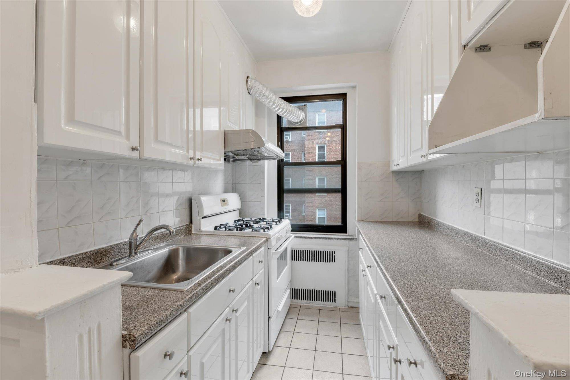 96-11 65 RD #305, Rego Park, NY 11374