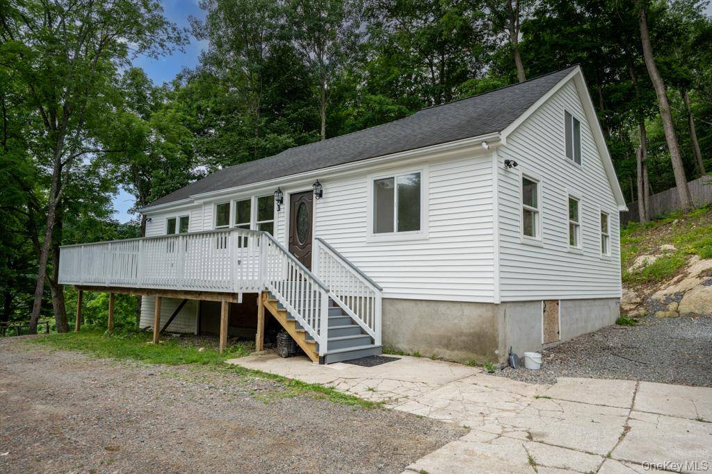 745 Peekskill Hollow RD, Putnam Valley, NY 10579