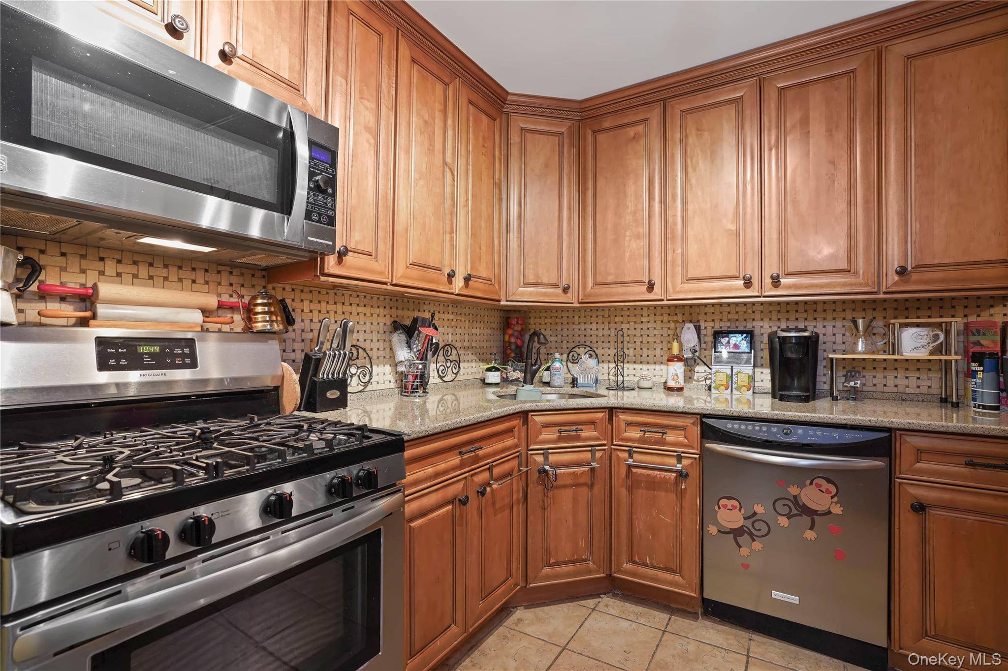 5 Sadore Ln #5R, Yonkers, NY 10710