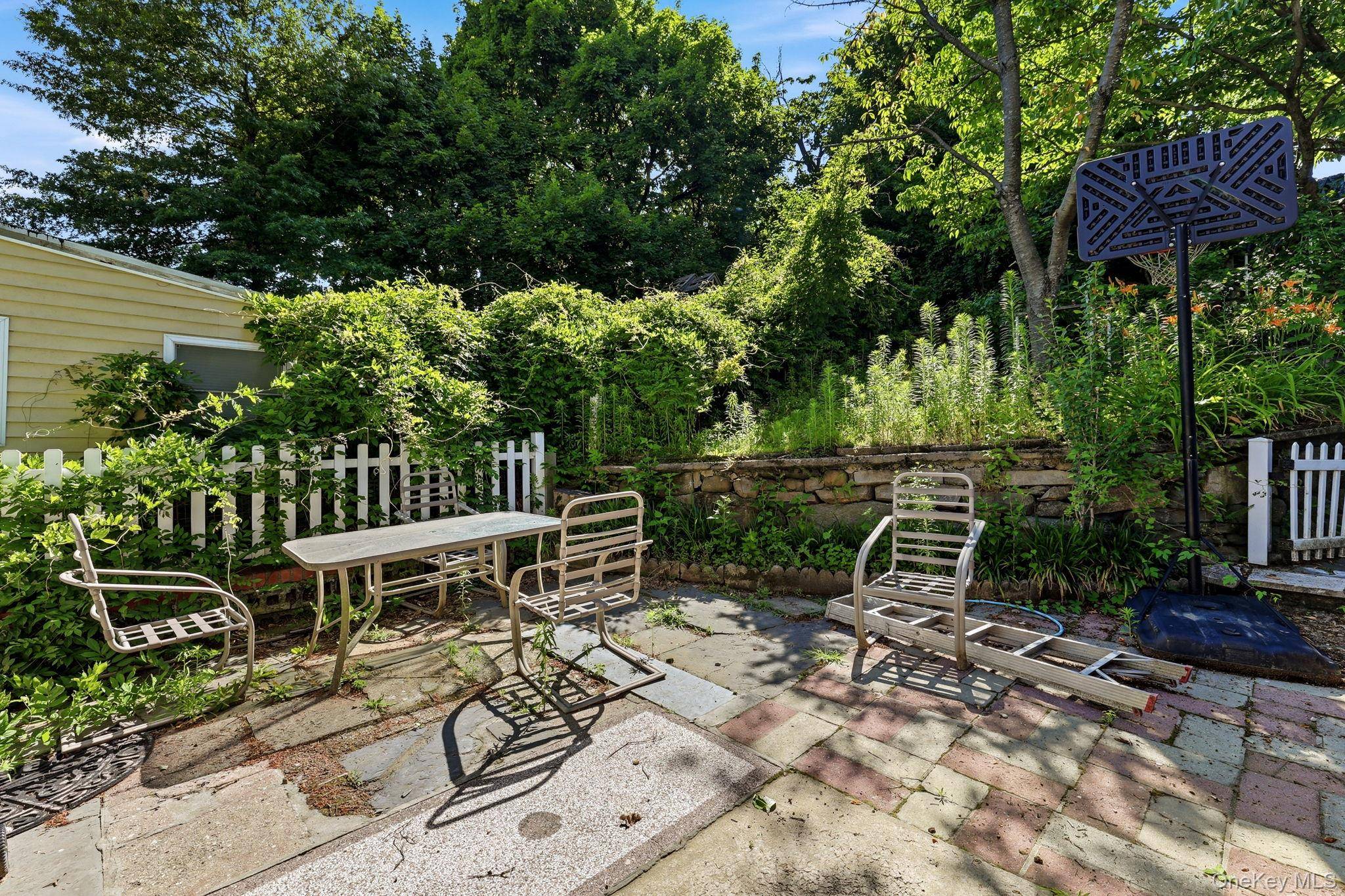 21 New AVE, Yonkers, NY 10704