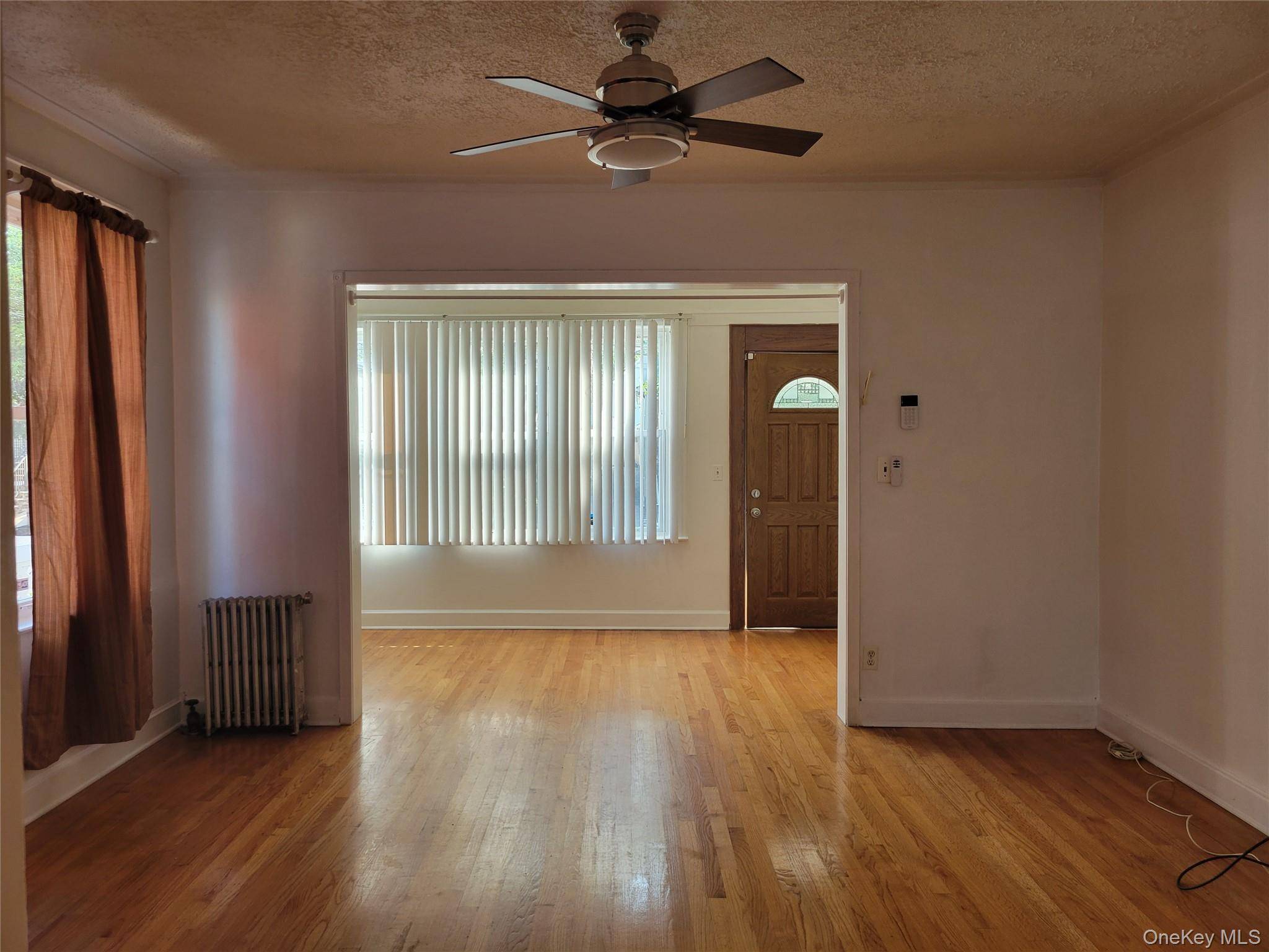 89-38 199th ST, Hollis, NY 11423