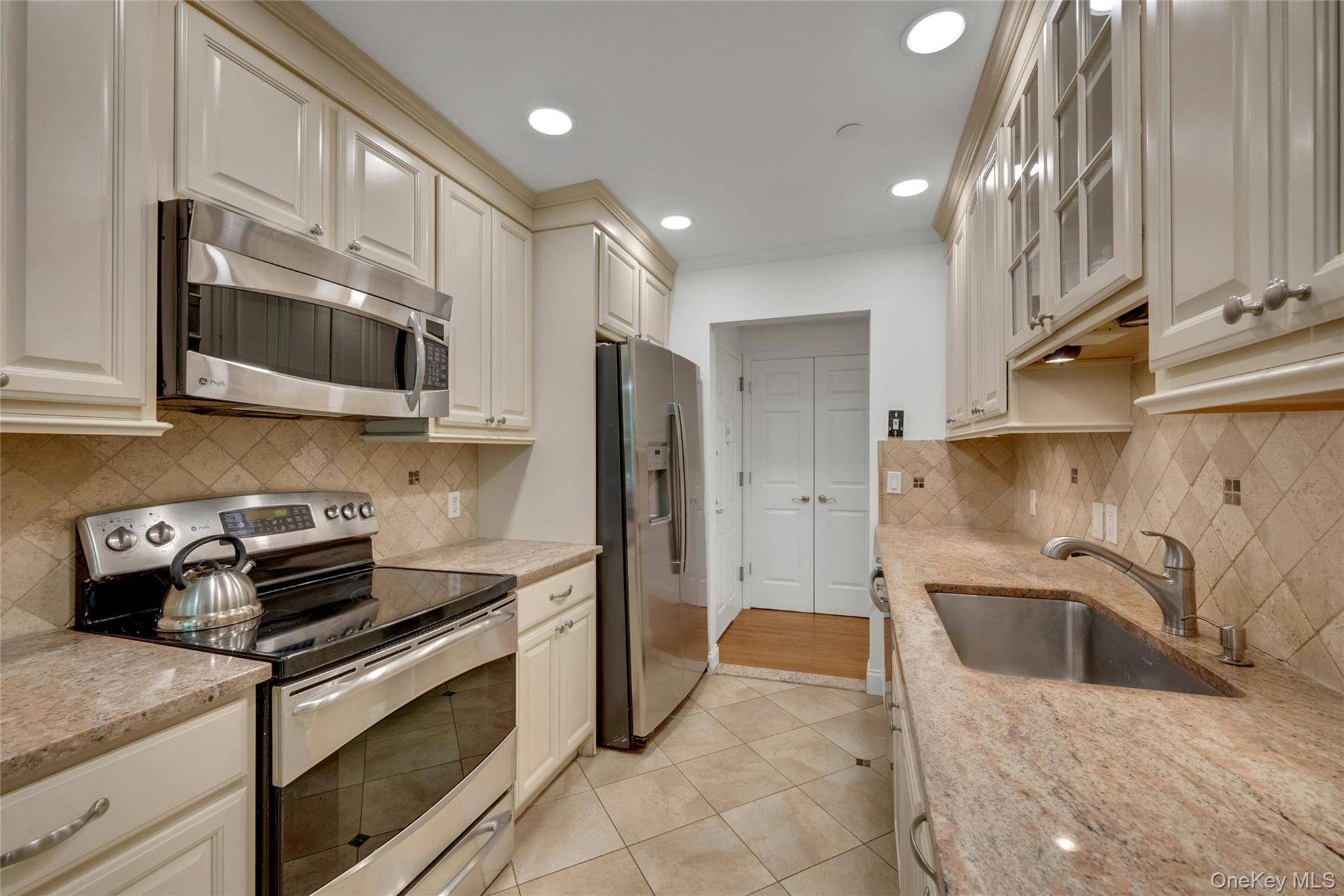 16 Manville LN #2, Pleasantville, NY 10570