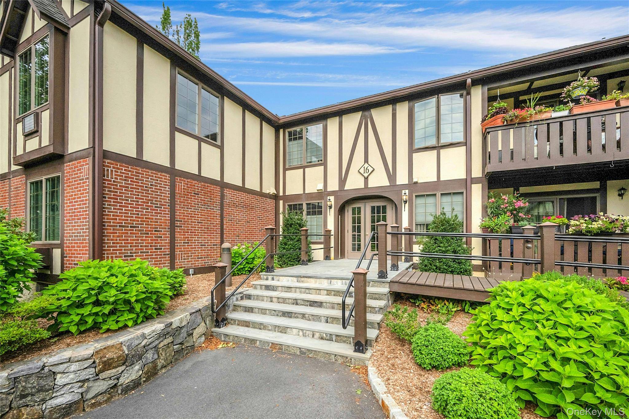 16 Manville LN #2, Pleasantville, NY 10570