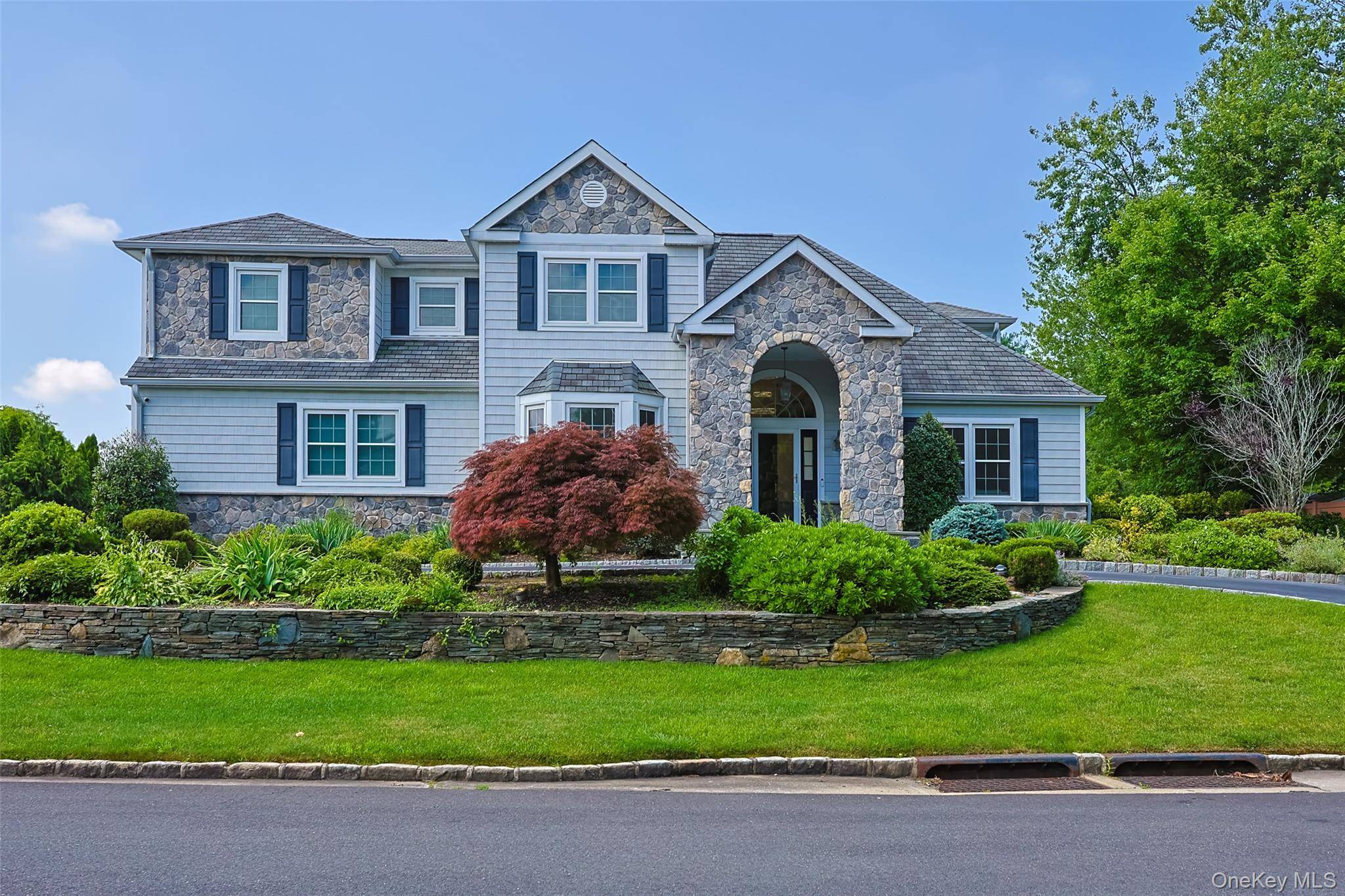 8 Parkview DR, Jericho, NY 11753