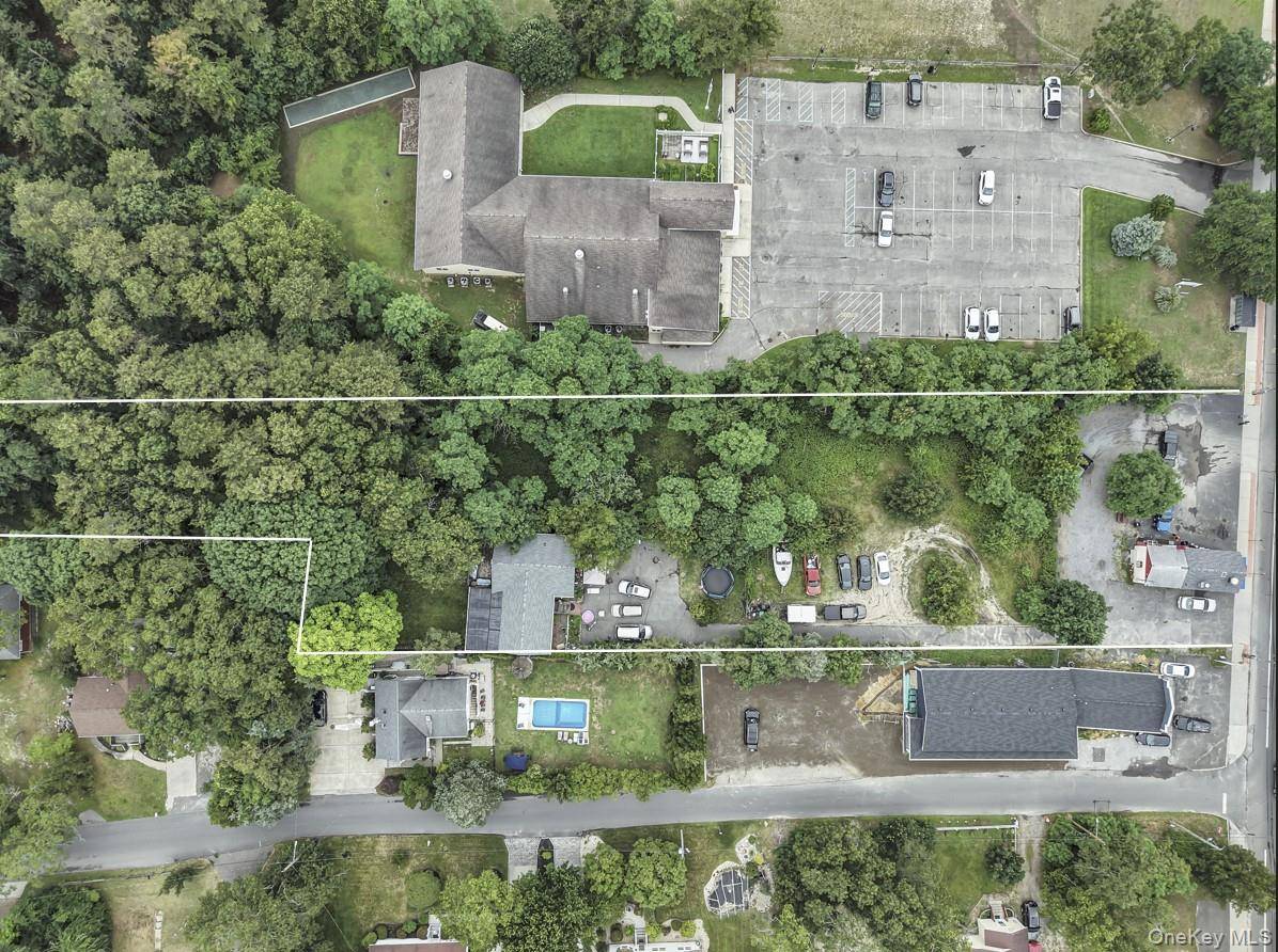 669 Flanders RD, Flanders, NY 11901