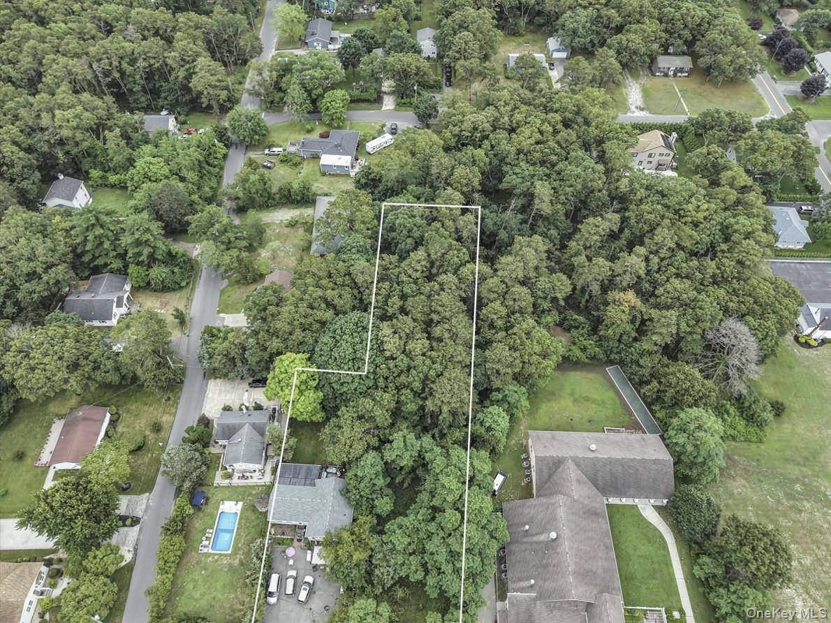 669 Flanders RD, Flanders, NY 11901