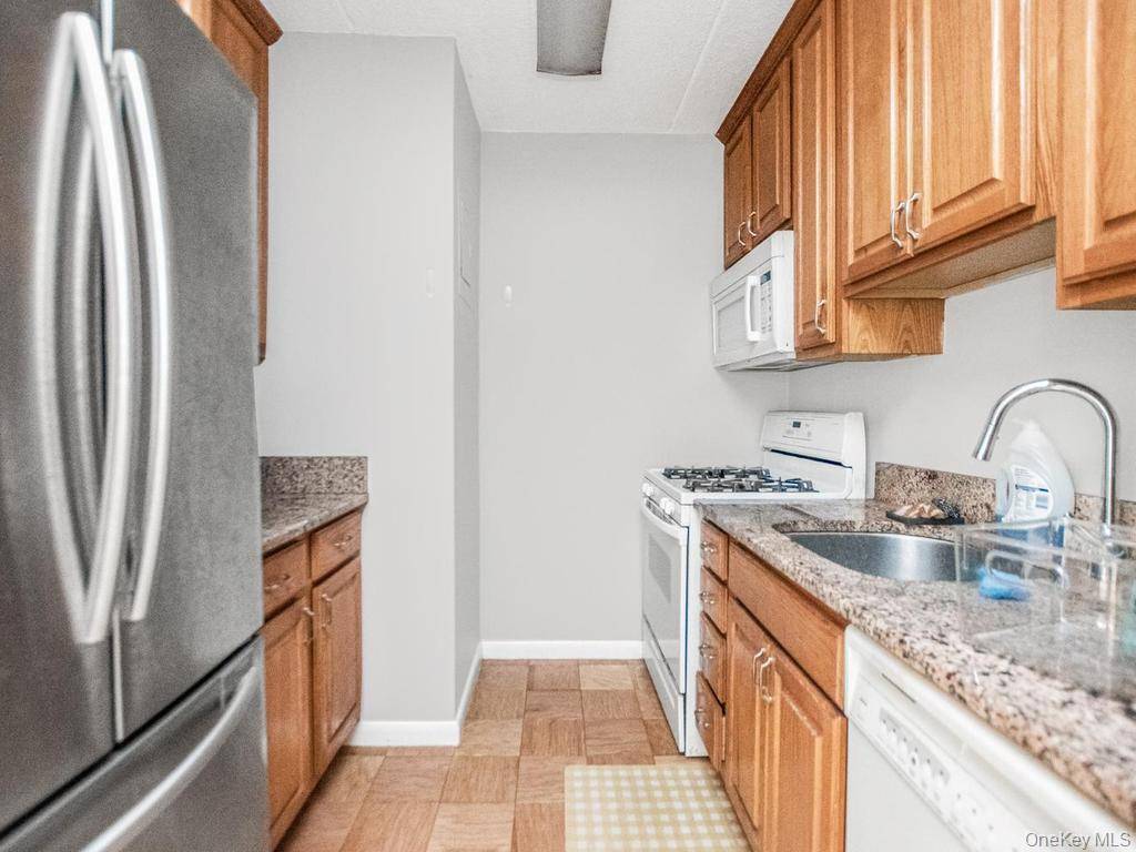 1085 Warburton AVE #114, Yonkers, NY 10701