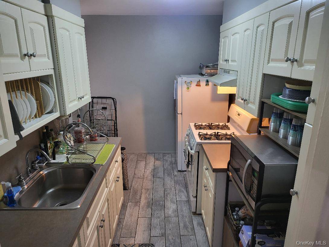 87-56 Francis Lewis BLVD #A62, Queens Village, NY 11427