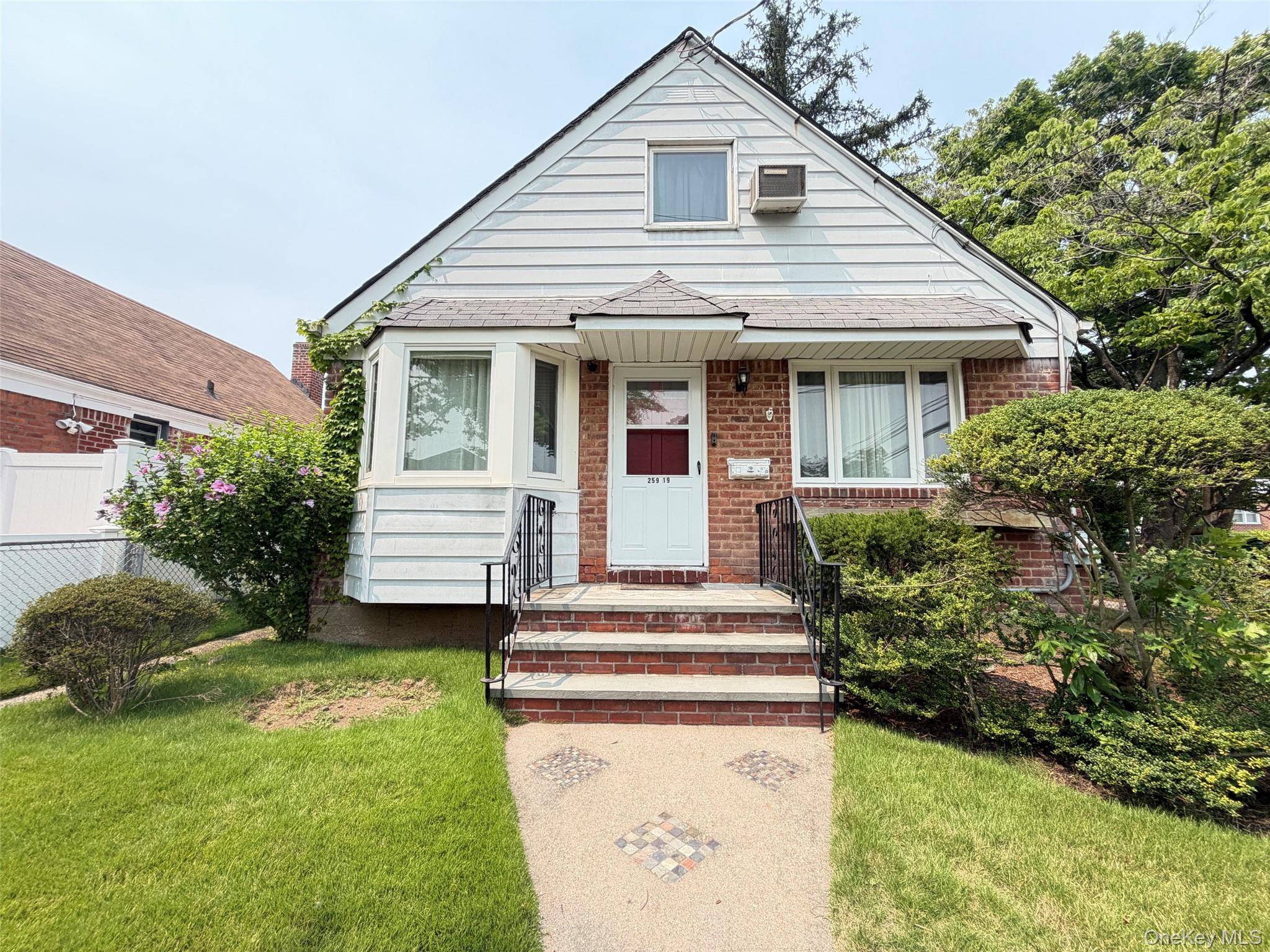 259-19 80th AVE, Glen Oaks, NY 11004