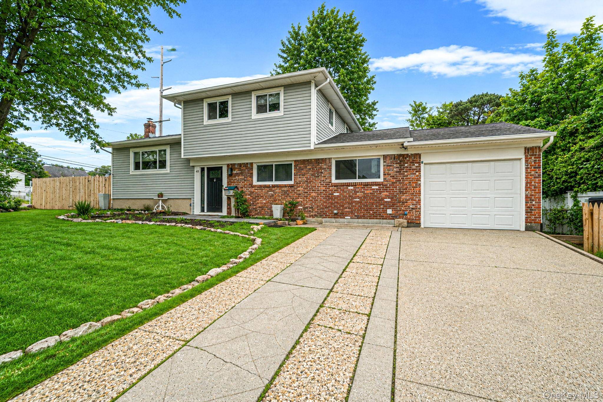48 Hillside AVE, Patchogue, NY 11772