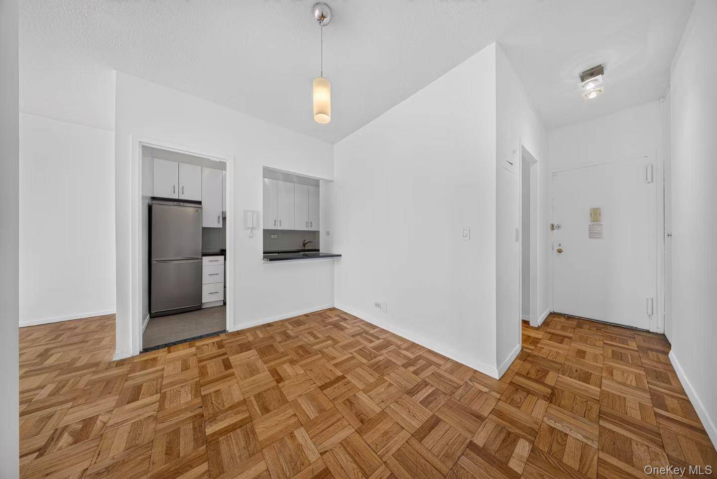 60 E 8th ST #18G, New York (manhattan), NY 10003