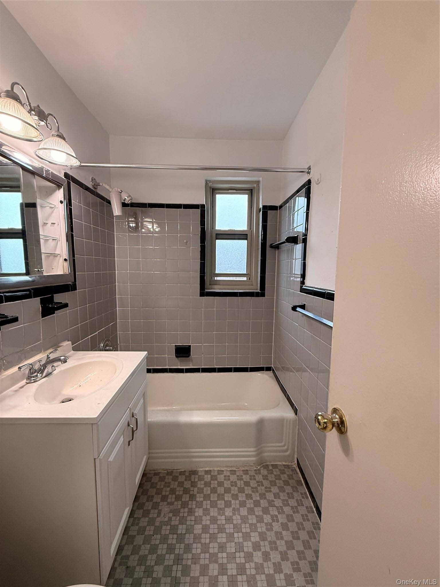 1010 Sherman #2D, Bronx, NY 10456