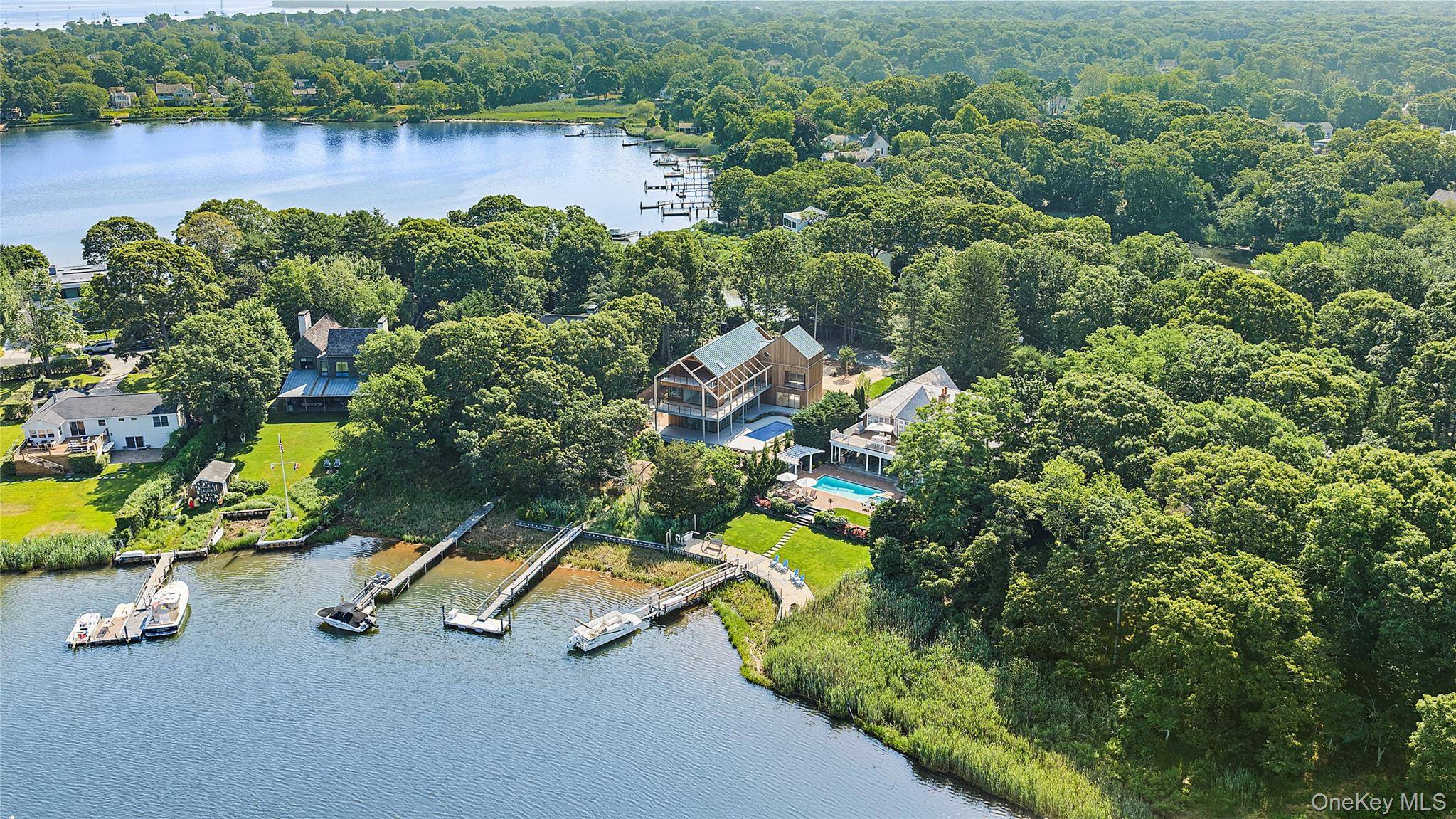 25 Bluff Point RD, Sag Harbor, NY 11963
