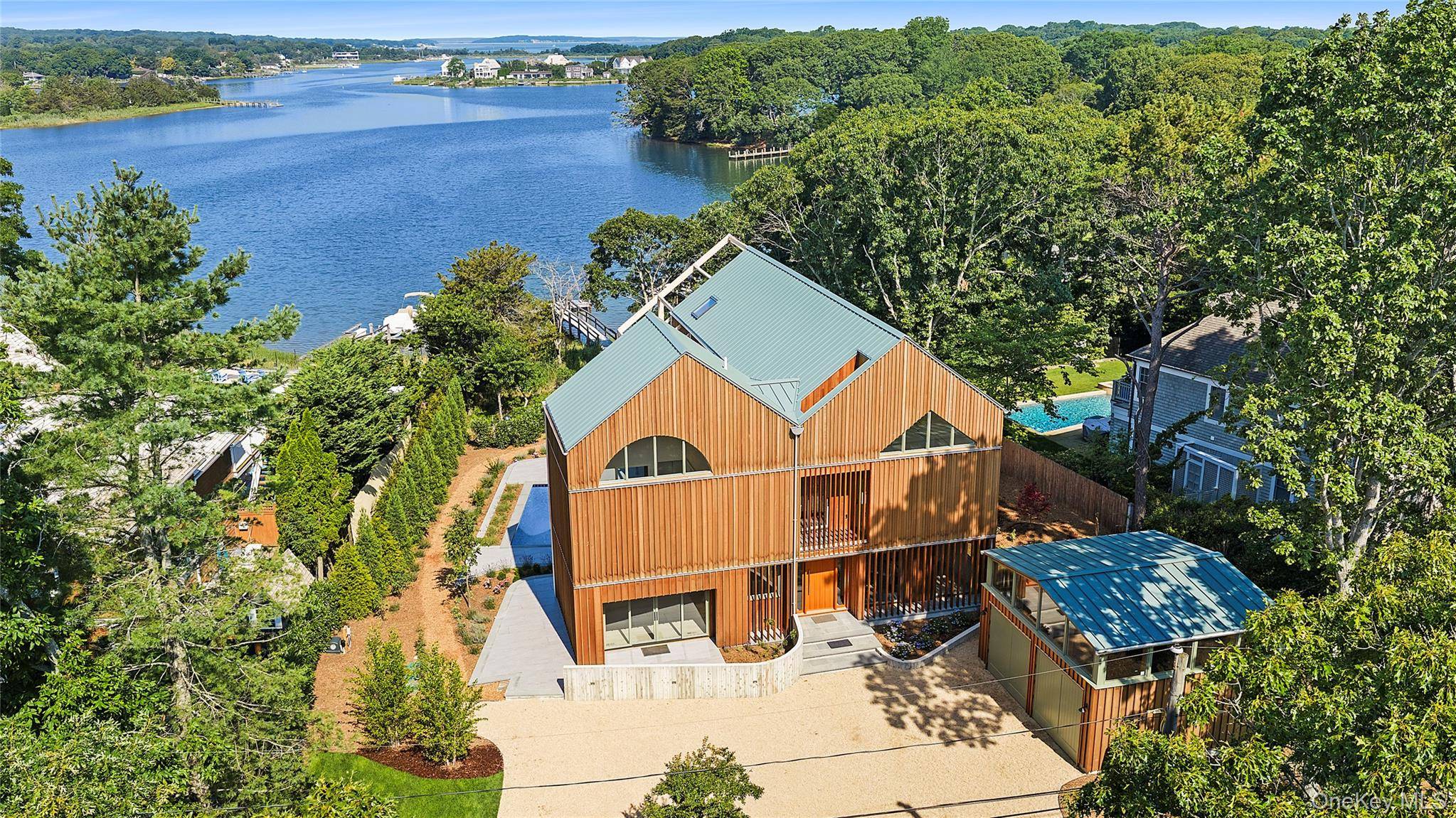 25 Bluff Point RD, Sag Harbor, NY 11963