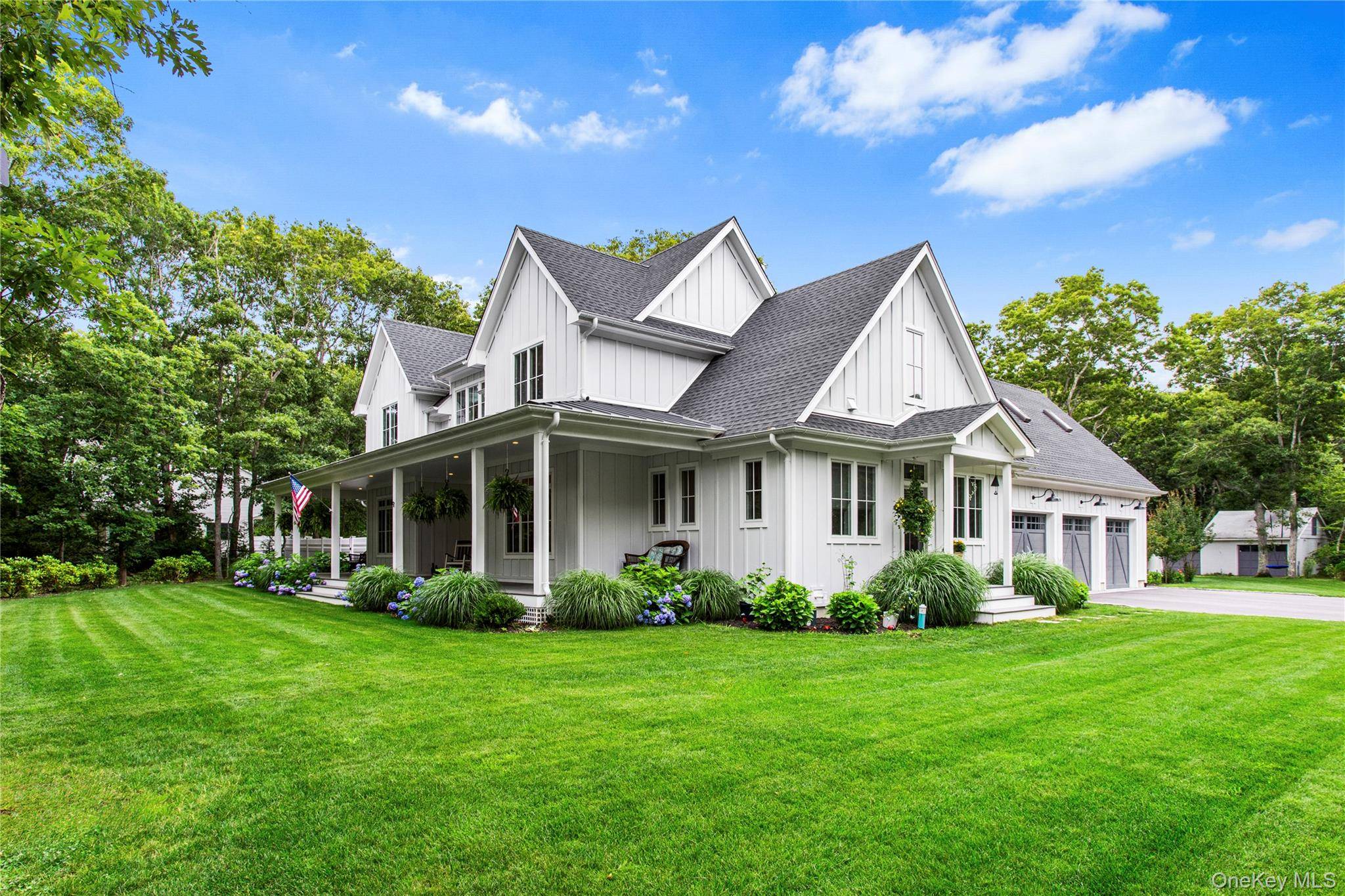 9 Deerland DR, East Quogue, NY 11942