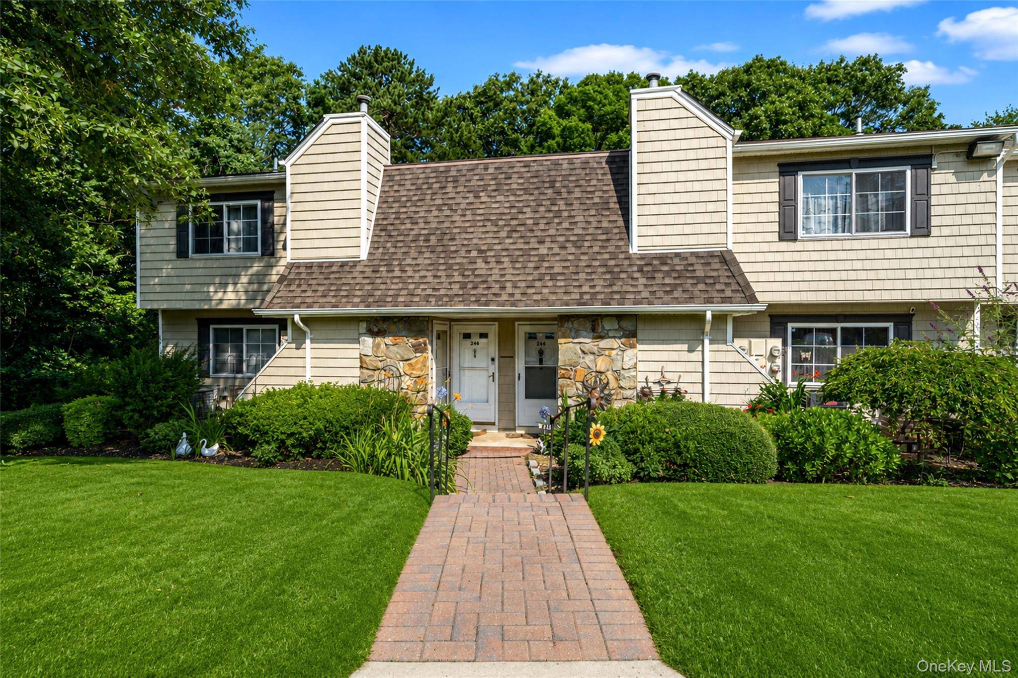 244 Lake Pointe Circle ##244, Middle Island, NY 11953