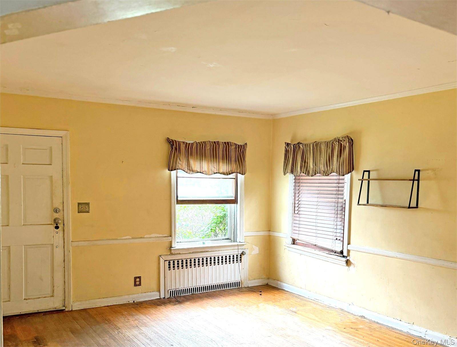 534 Sperry BLVD, New Hyde Park, NY 11040
