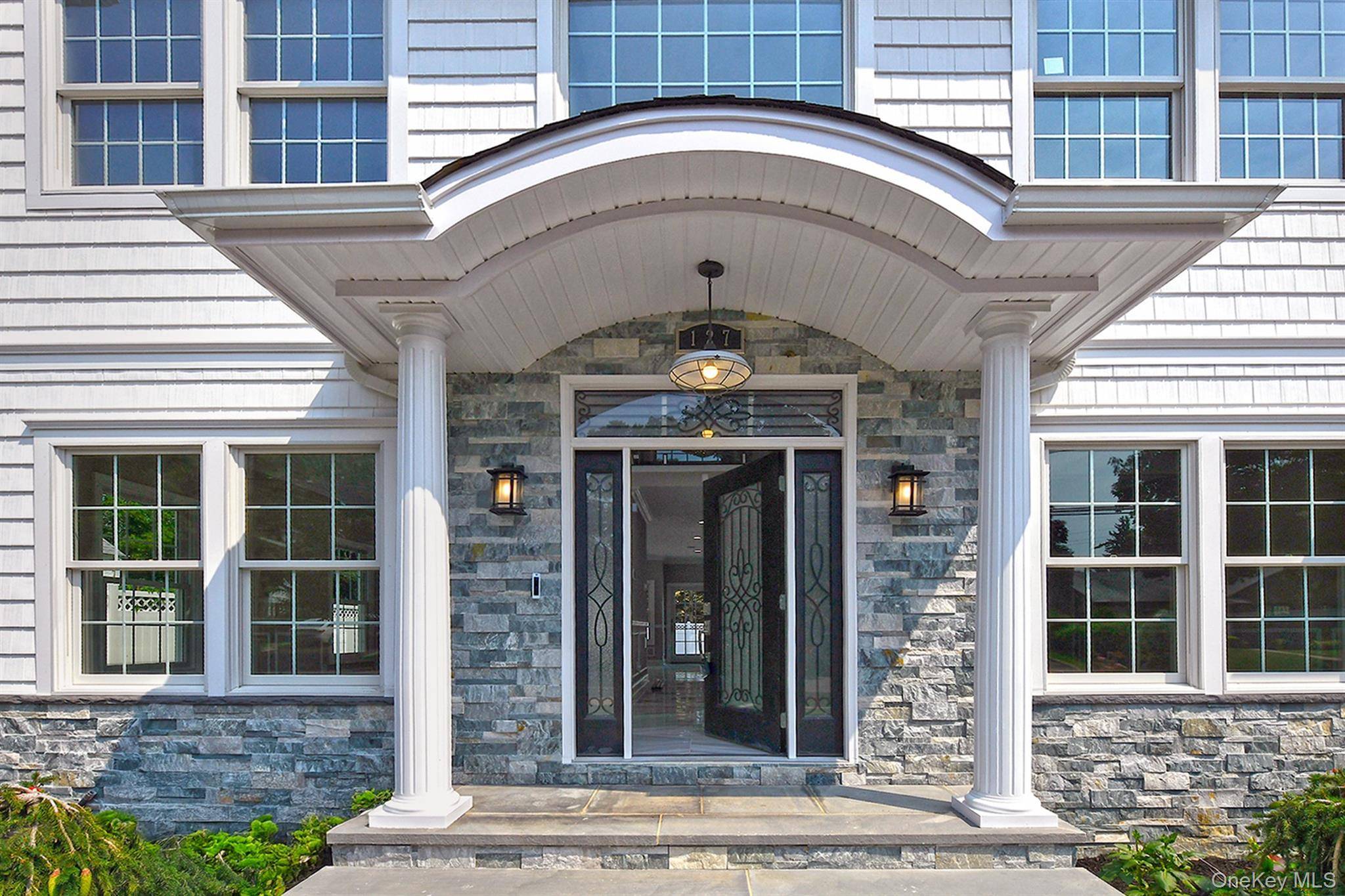 127 Vanderbilt AVE, Manhasset, NY 11030