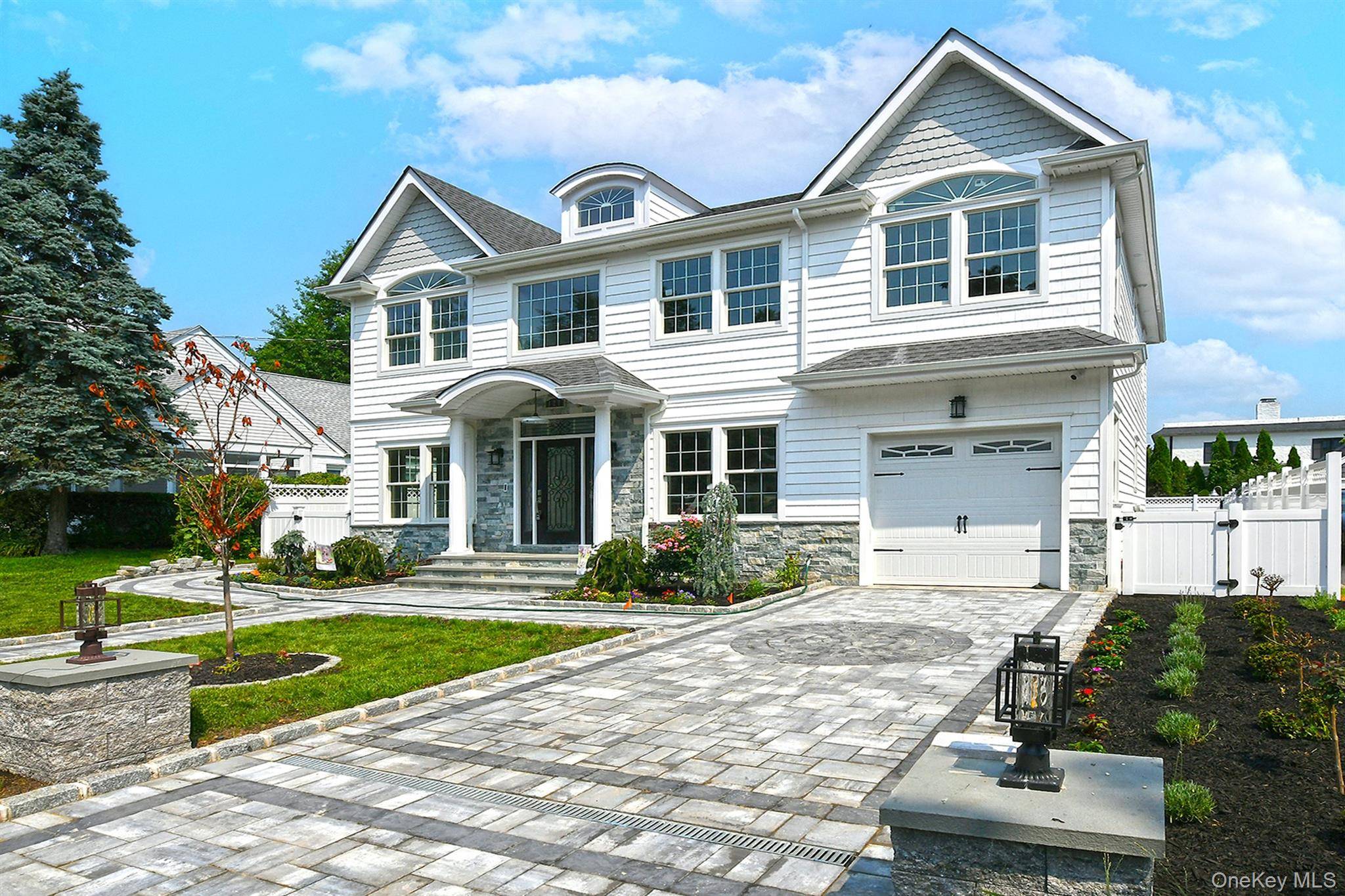 127 Vanderbilt AVE, Manhasset, NY 11030