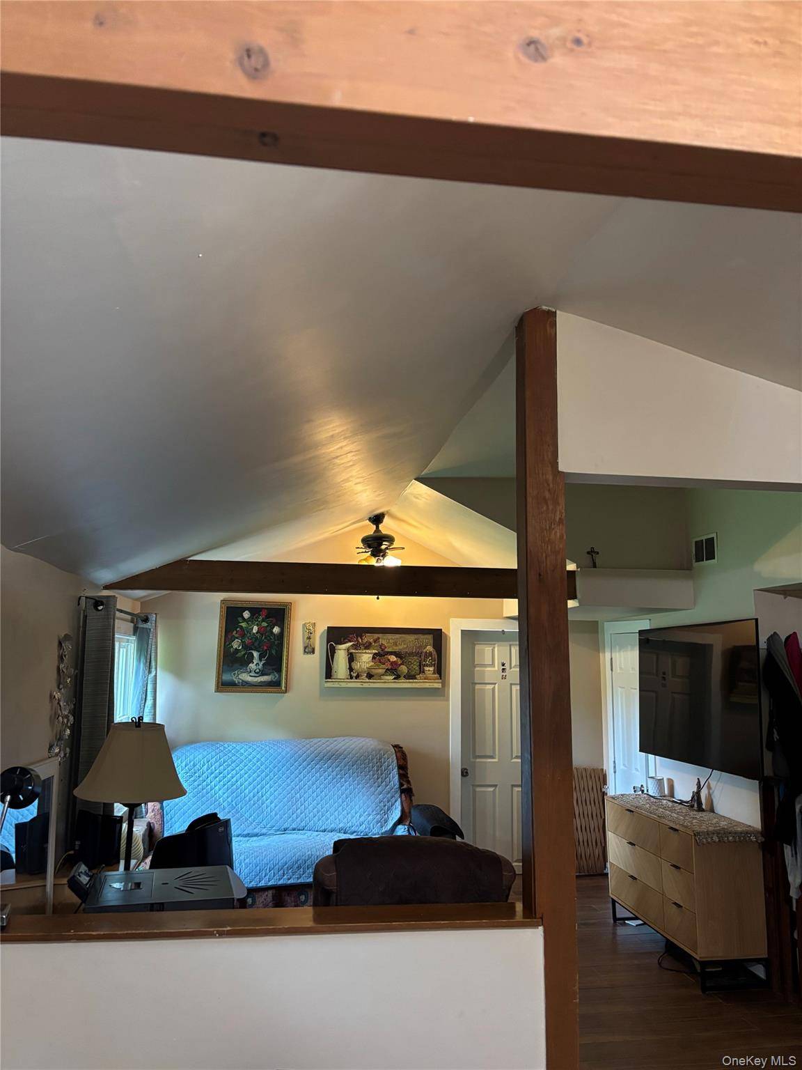 94 Vannostrand RD, New Paltz, NY 12561