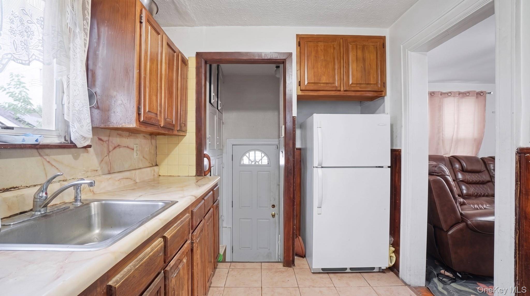 90-27 218 PL, Queens Village, NY 11428