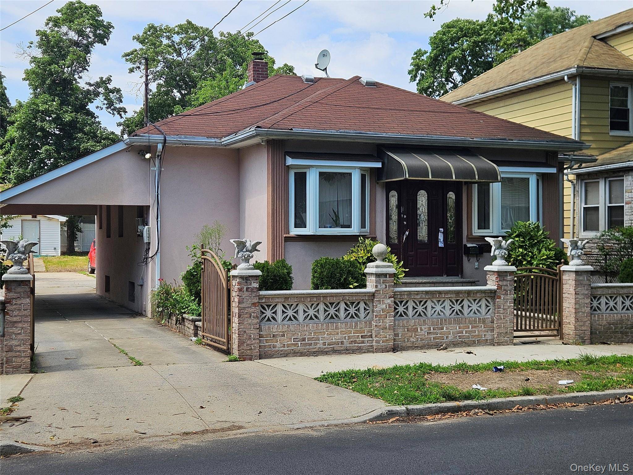 18823 120th AVE, Saint Albans, NY 11412