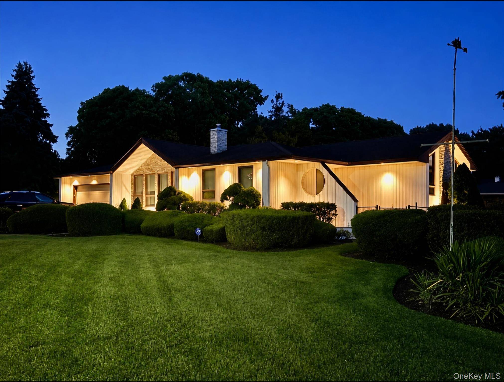 517 Ocean AVE, Oakdale, NY 11769
