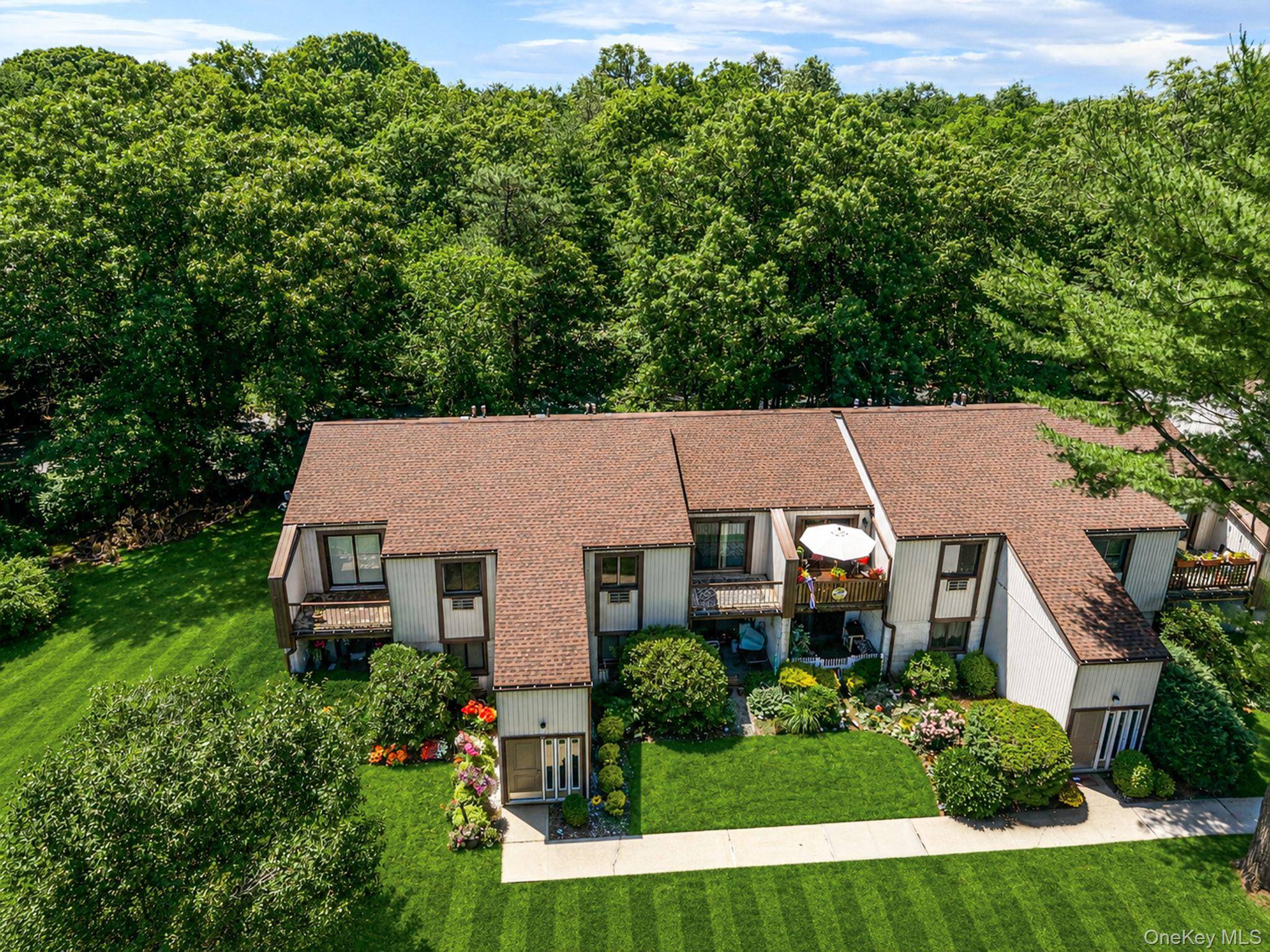 35 Richmond BLVD #4B, Ronkonkoma, NY 11779
