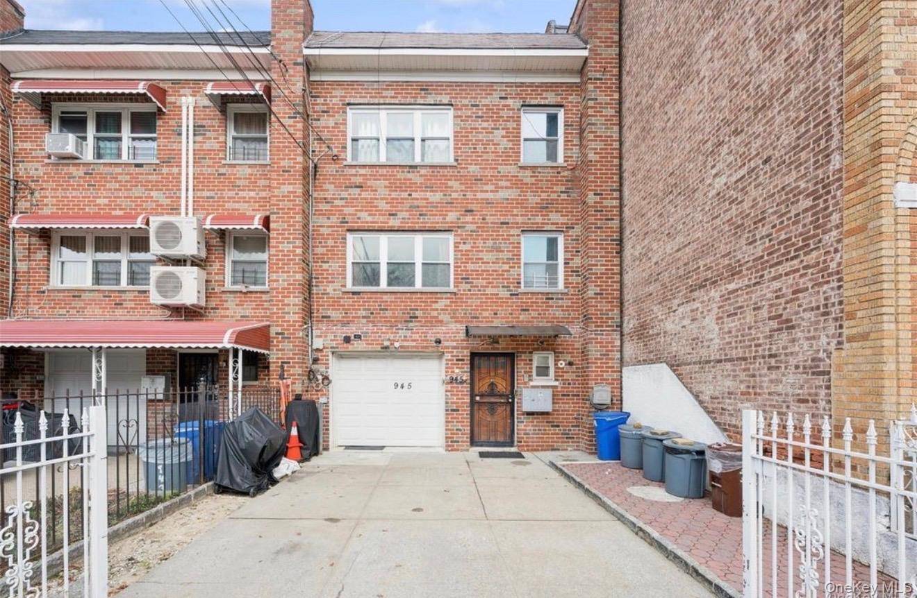 945 E 228th ST, Bronx, NY 10466