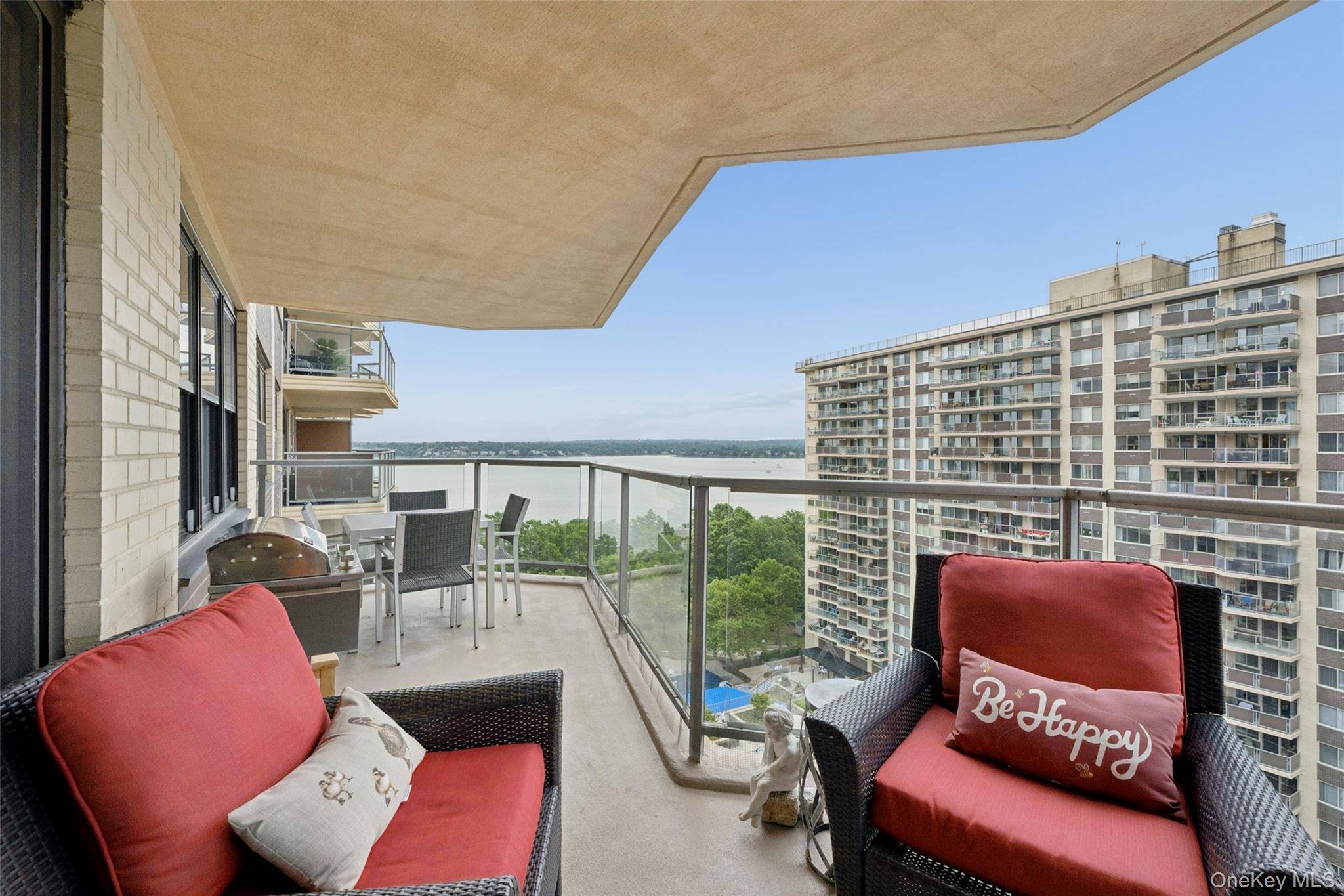 18-05 215th ST #12F, Bayside, NY 11360