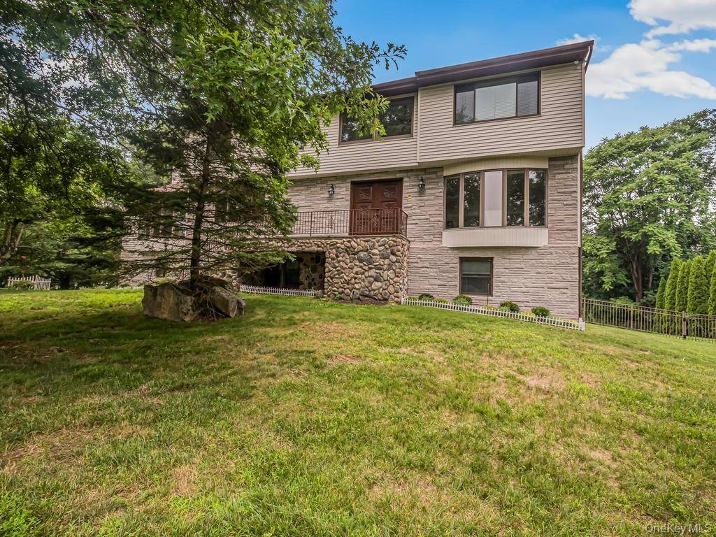 8 Fairgreen CT, Cortlandt Manor, NY 10567