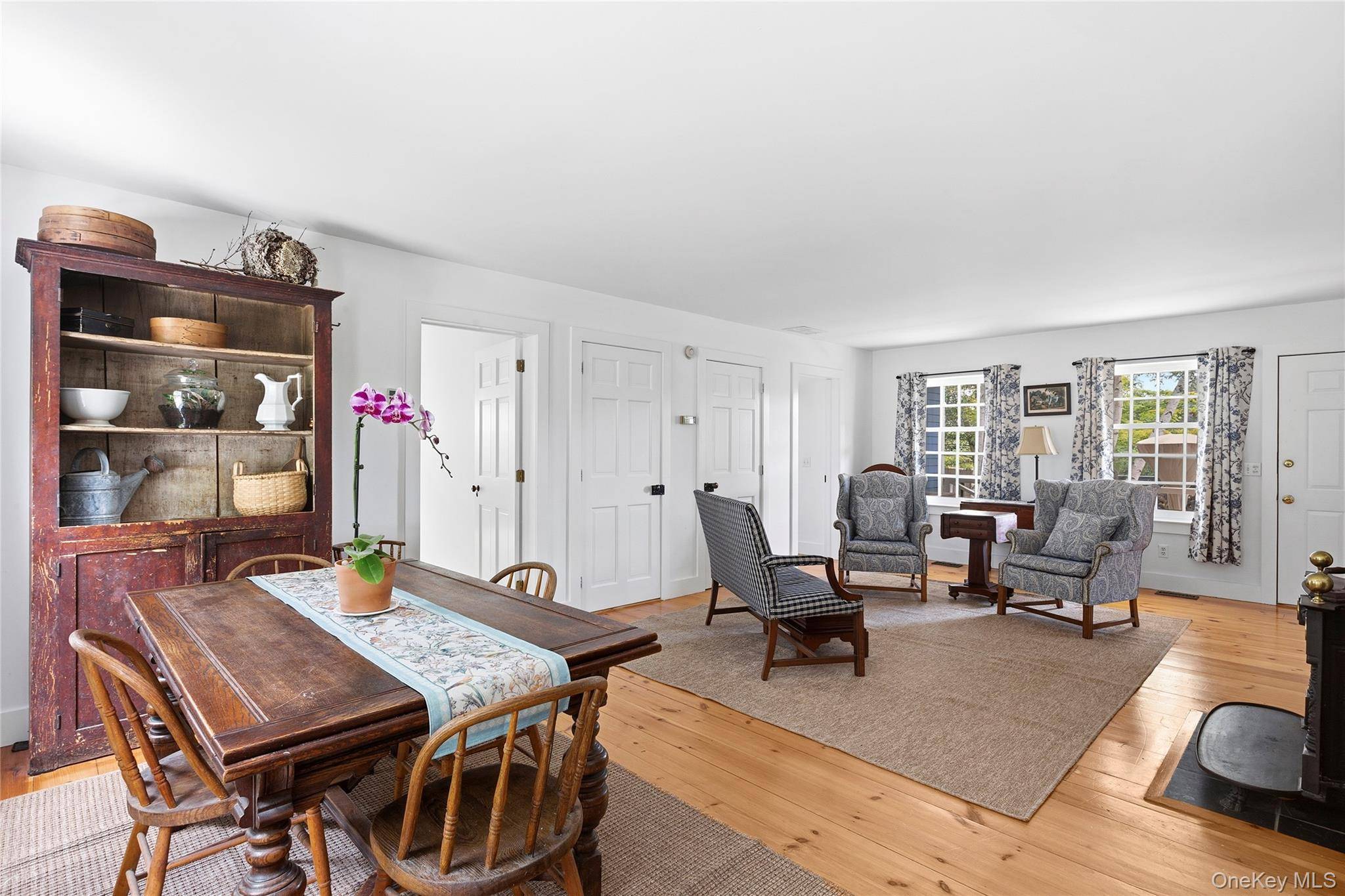 9 Aberdeen LN, Southampton, NY 11968