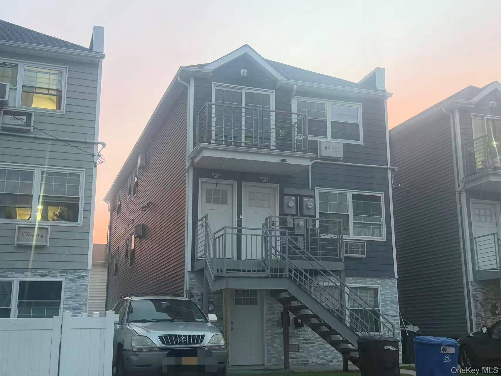 605 Barbadoes DR, Arverne, NY 11692