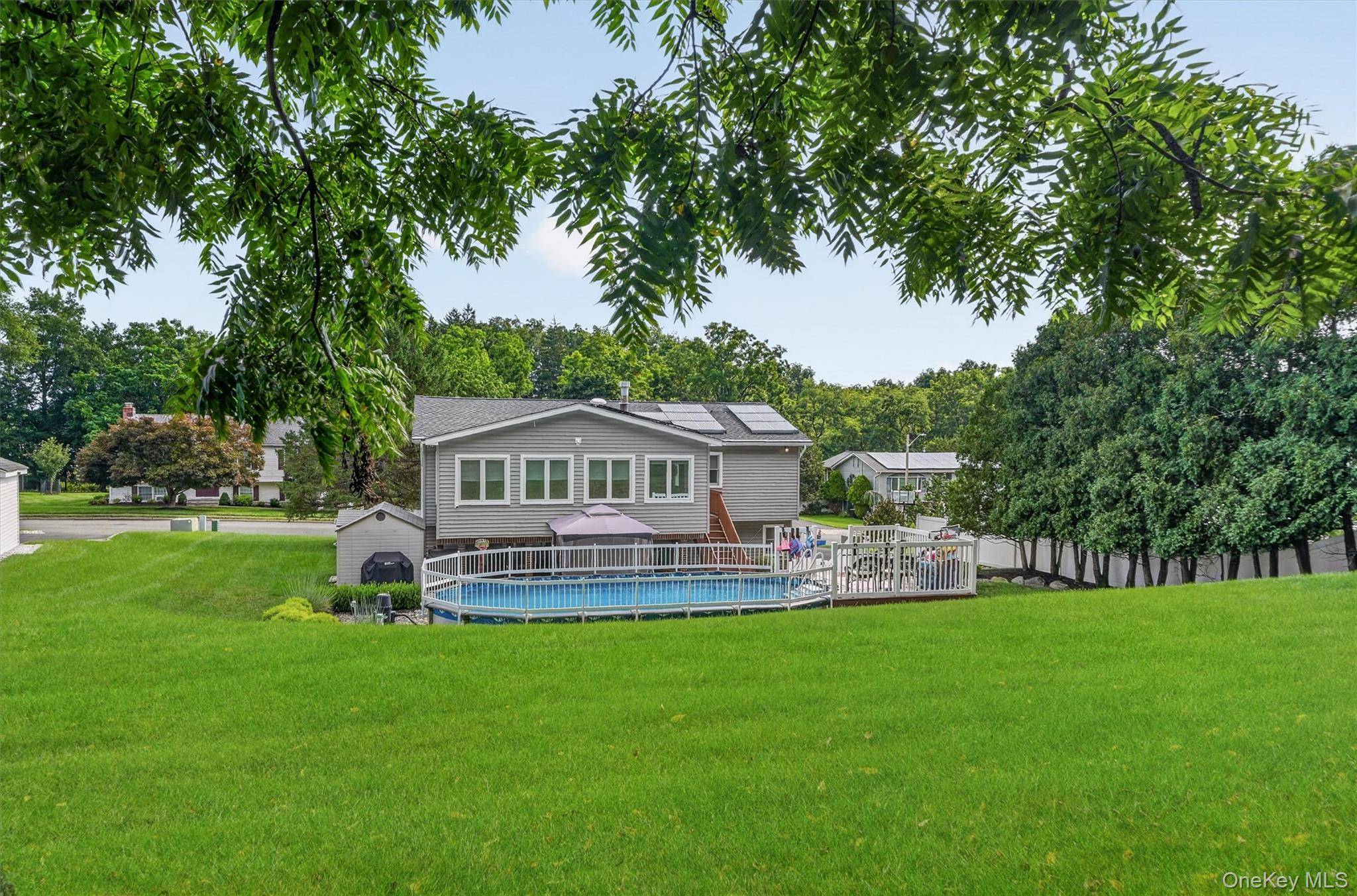 10 Pine DR, Stony Point, NY 10980