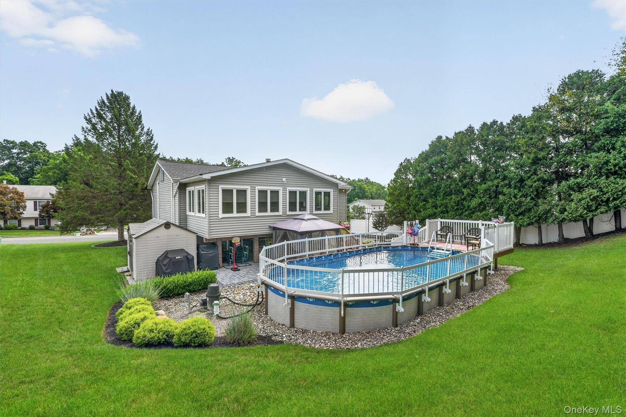 10 Pine DR, Stony Point, NY 10980