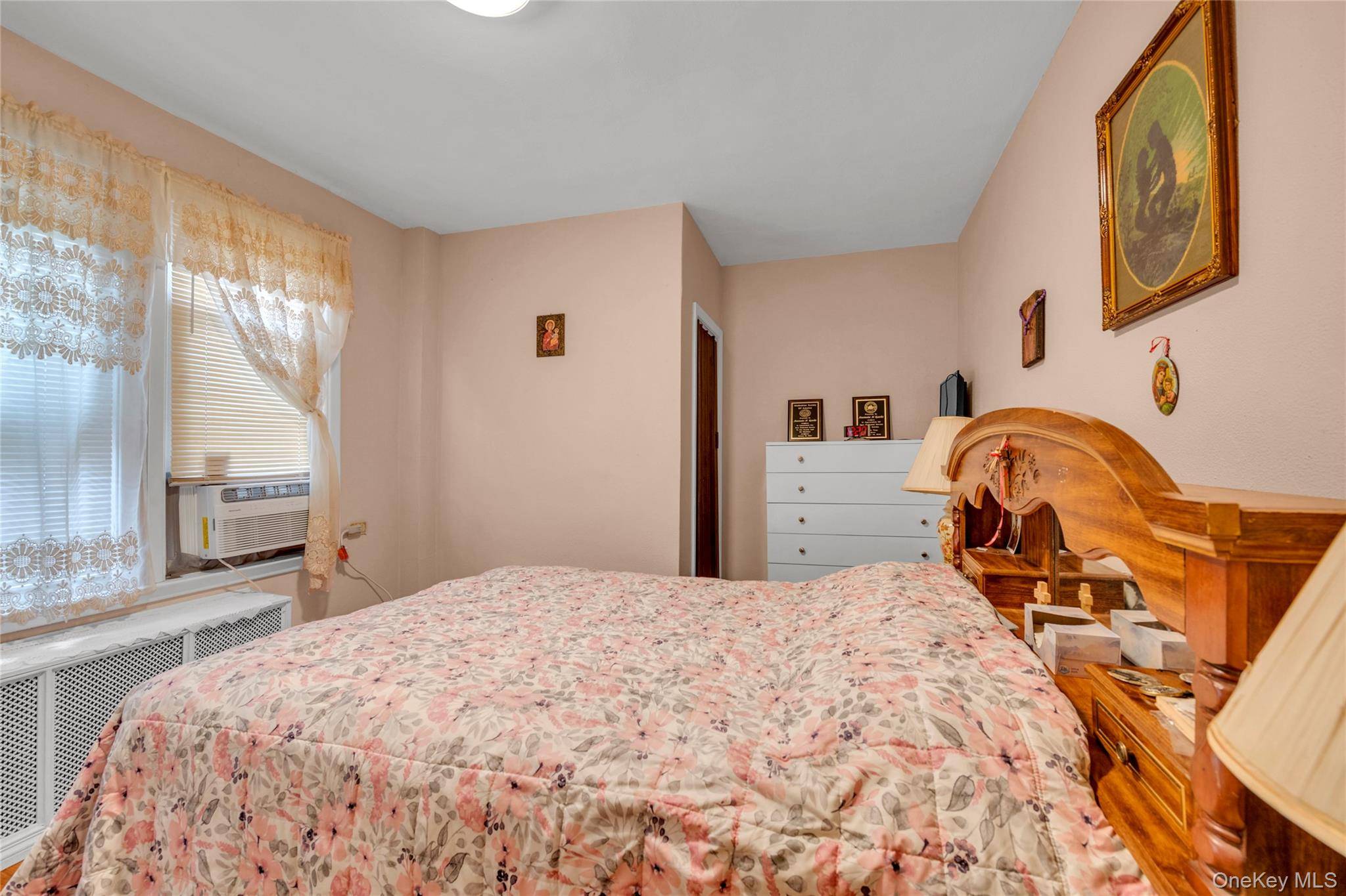 15424 12th RD, Whitestone, NY 11357