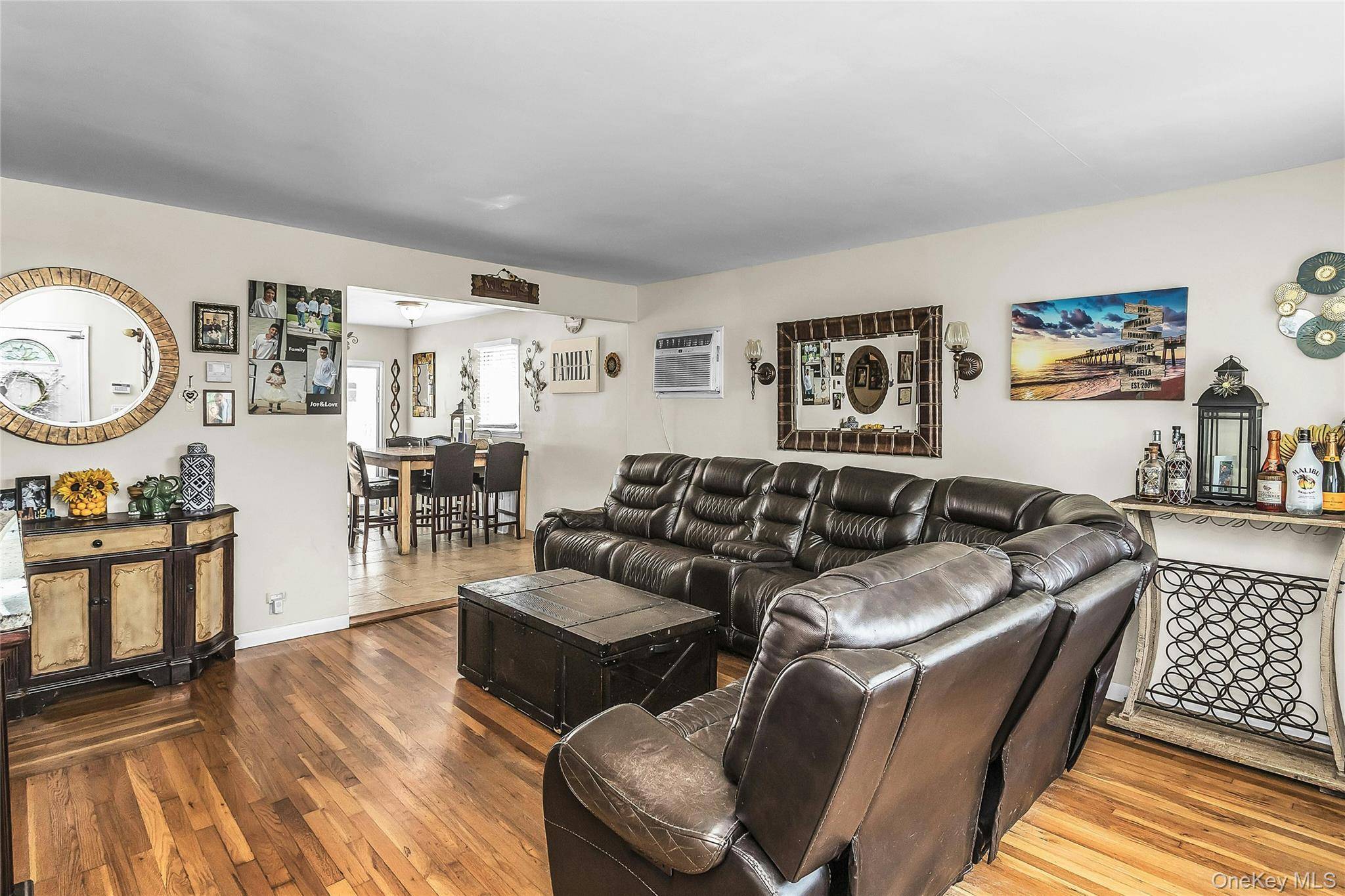20 Jamaica AVE, Plainview, NY 11803