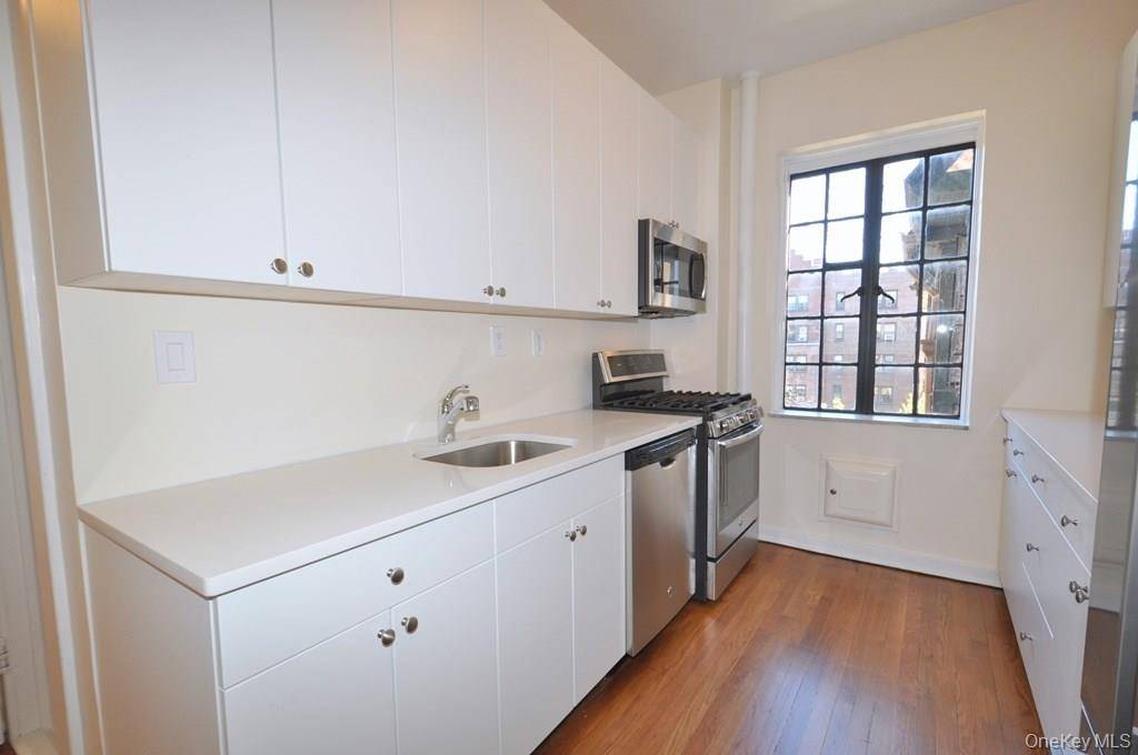 155 Garth RD #4D, Scarsdale, NY 10583