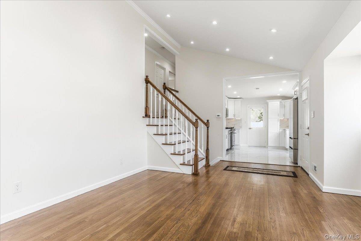 260 W 24th ST, Deer Park, NY 11729
