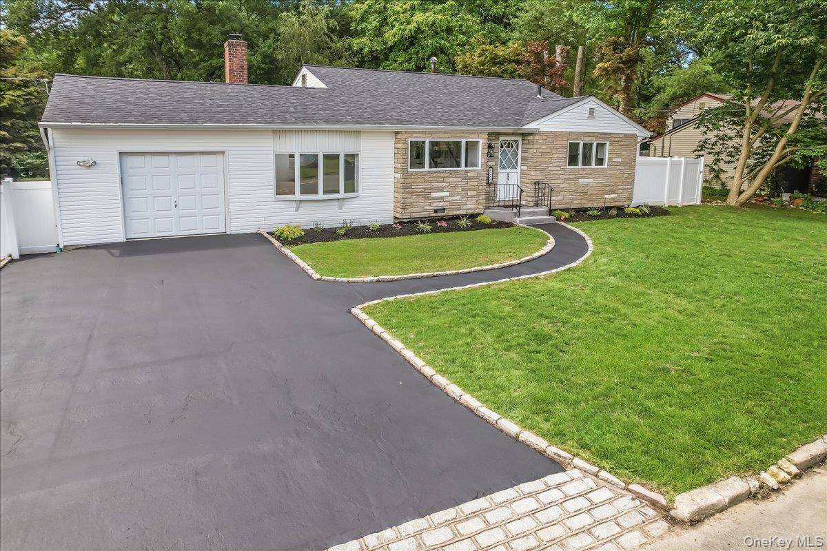 260 W 24th ST, Deer Park, NY 11729
