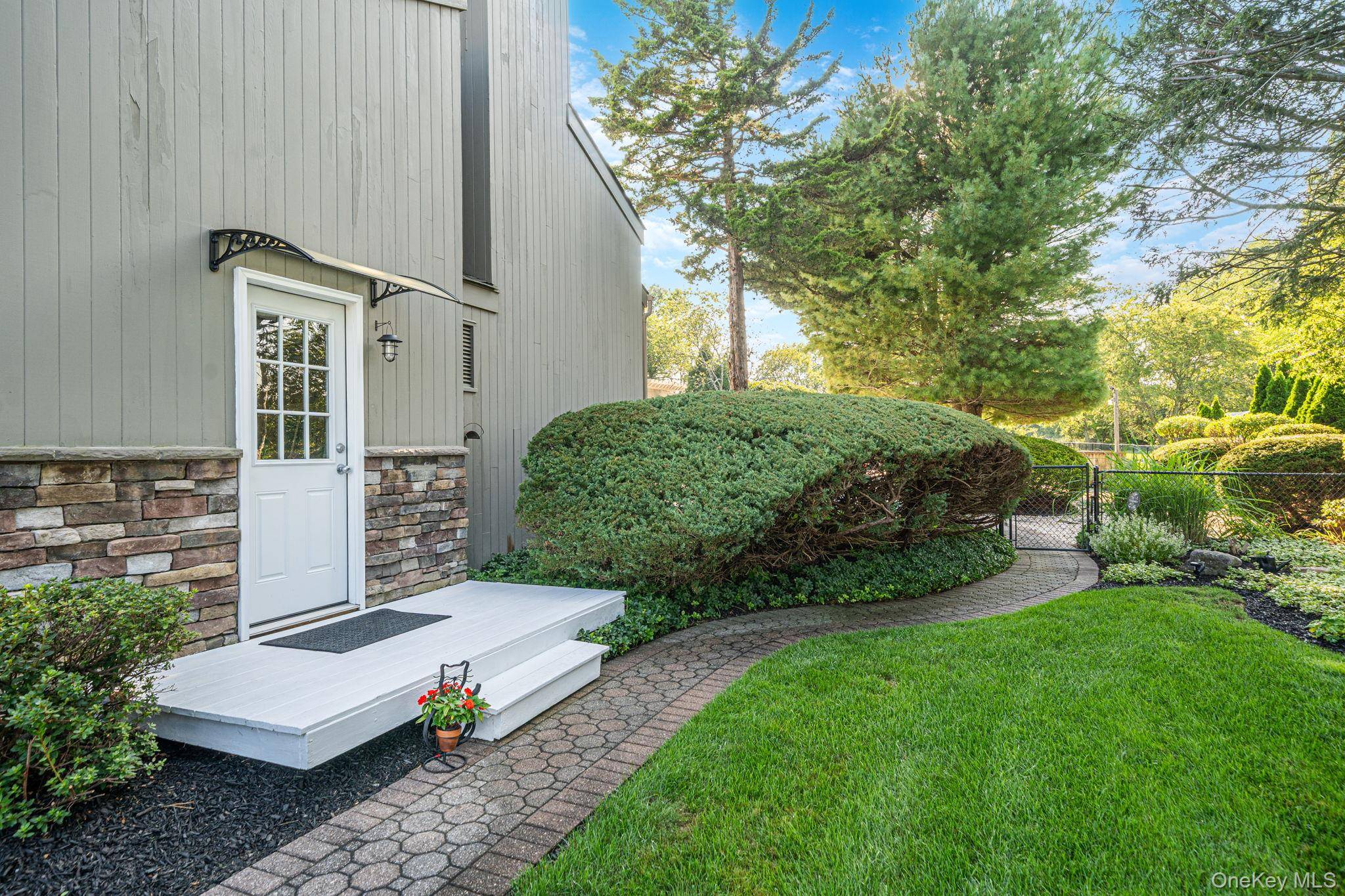 16 Jesse WAY, Mount Sinai, NY 11766