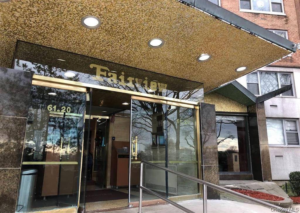 61-20 Grand Central Pkwy #C 905, Forest Hills, NY 11375