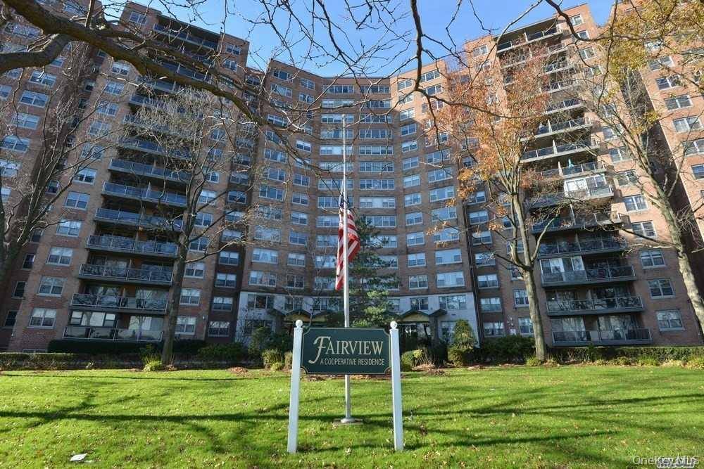 61-20 Grand Central Pkwy #C 905, Forest Hills, NY 11375