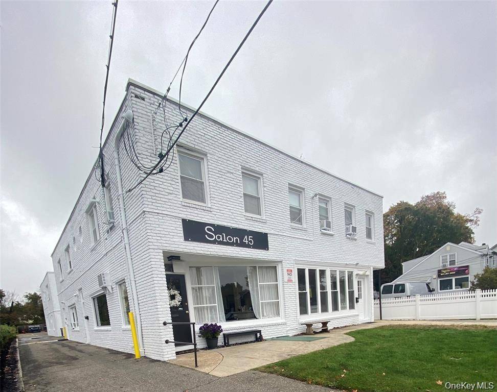 45 Broadway #11, Greenlawn, NY 11740