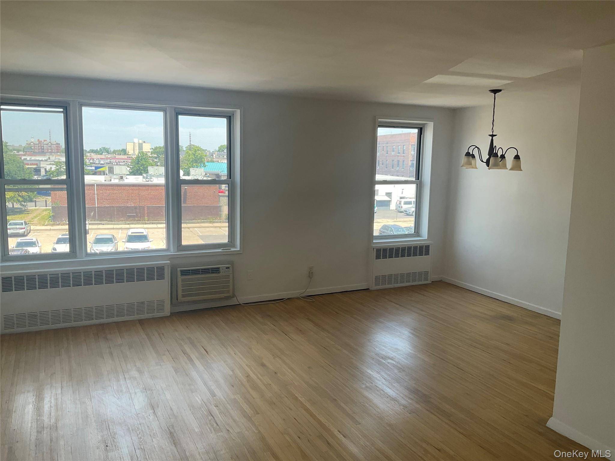 55 Lenox RD #3X, Rockville Centre, NY 11570