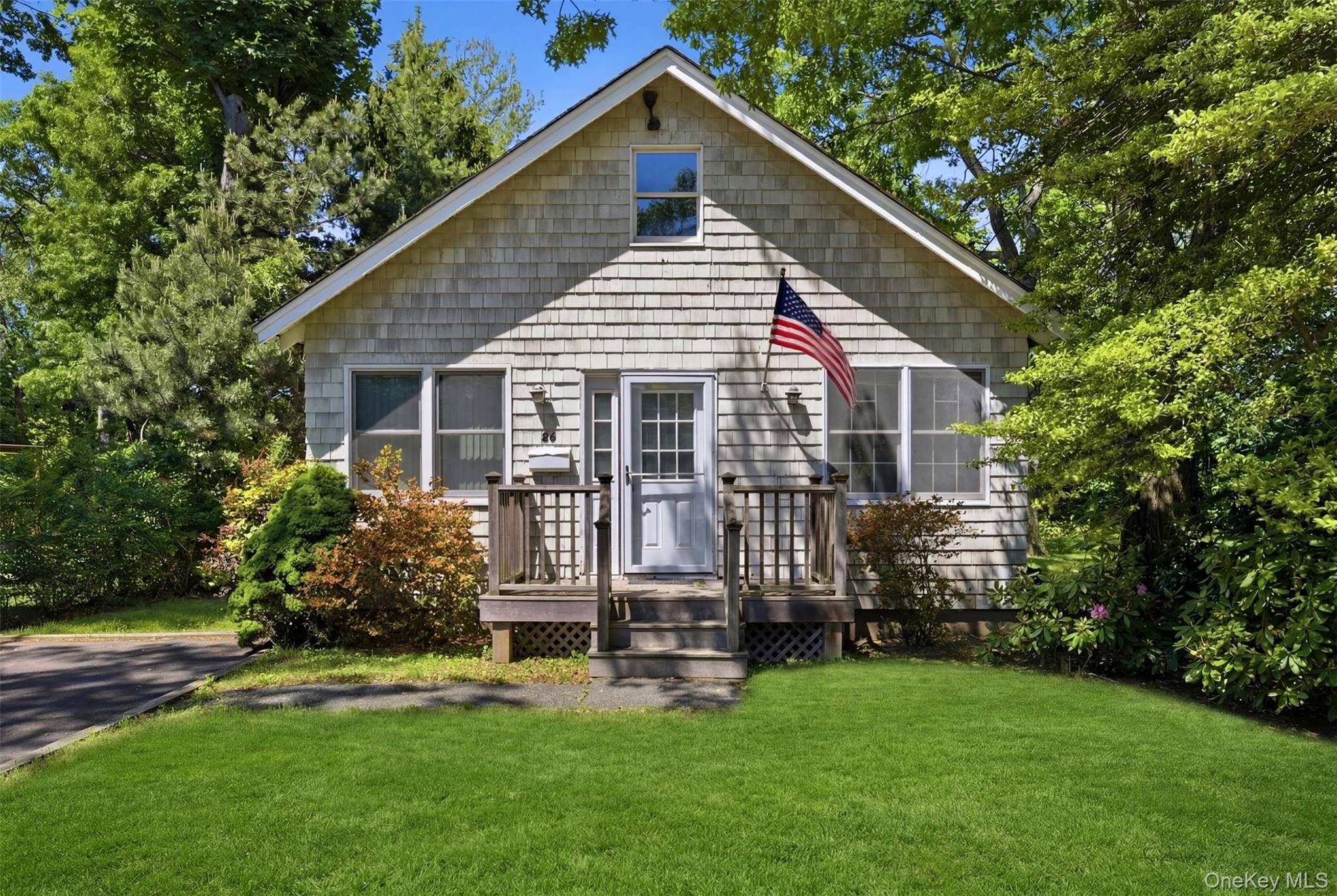 26 Garfield AVE, East Islip, NY 11730