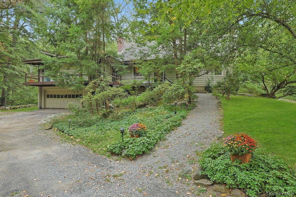 81 Montrose Station RD, Montrose, NY 10548
