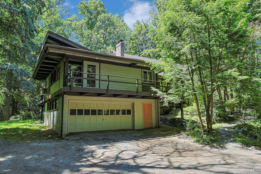 81 Montrose Station RD, Montrose, NY 10548