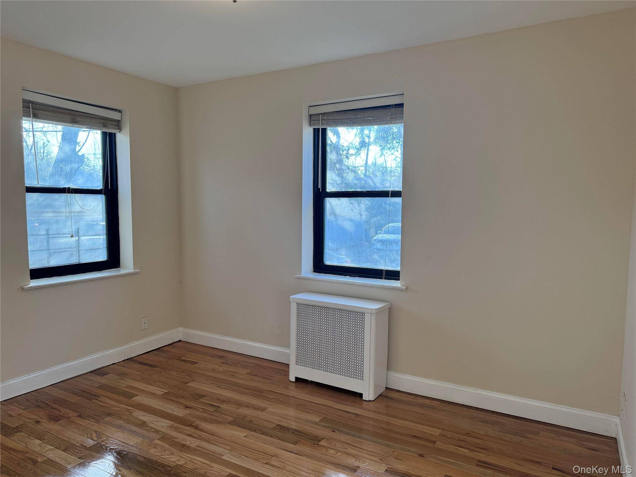 110 Stonelea PL #1B, New Rochelle, NY 10801